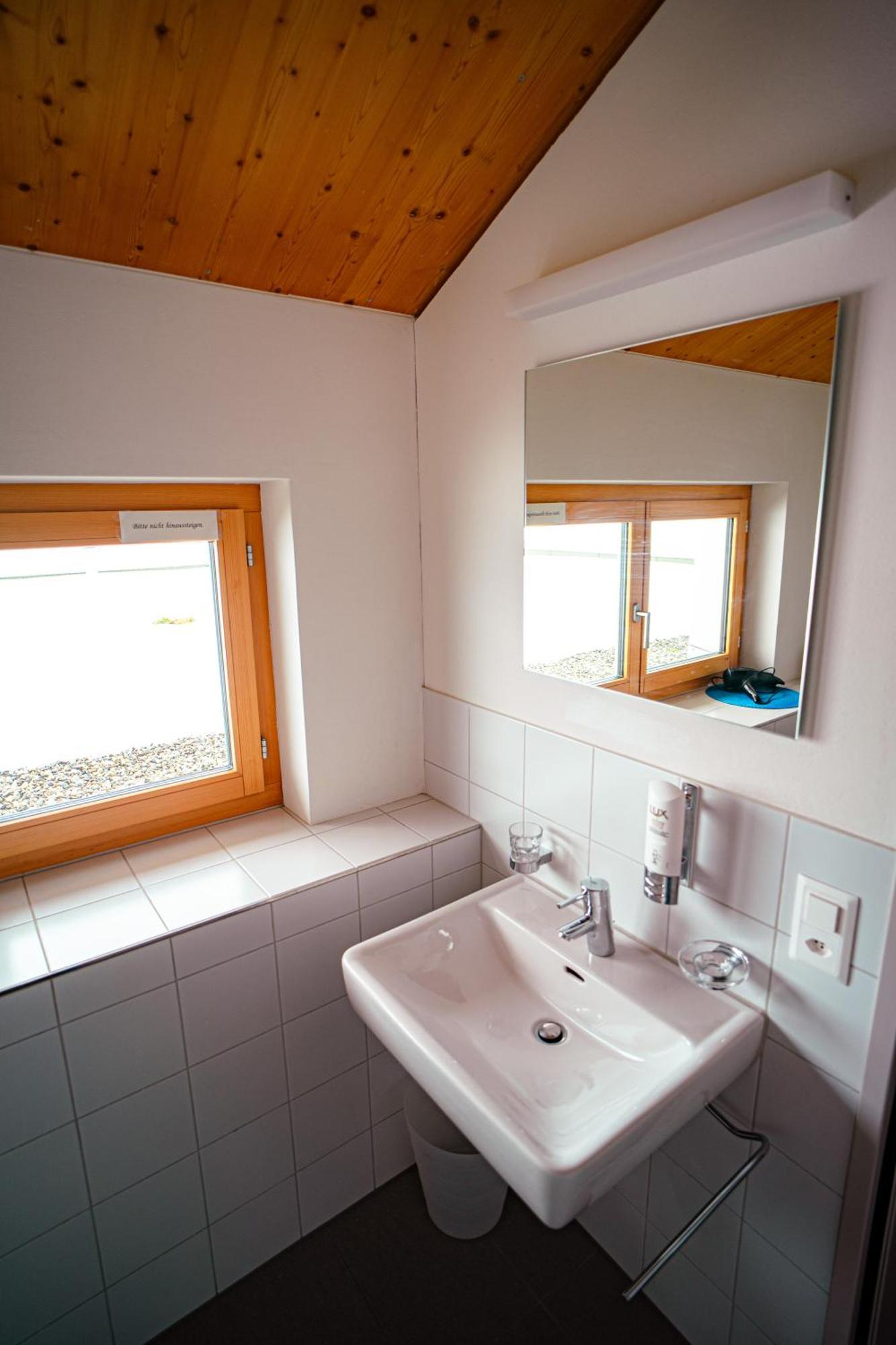 Comfort Triple Room Shower